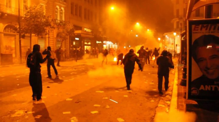 ΠΑΛΛΑΪΚΟ ΣΥΛΛΑΛΗΤΗΡΙΟ: ΛΑΟΣ ΕΝΑΝΤΙΟΝ ΜΝΗΜΟΝΙΟΥ (THE PEOPLE VS MEMORANDUM) 12.02.2012 [21:07]