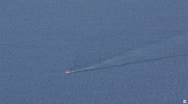 Refugee boat reaches Greece